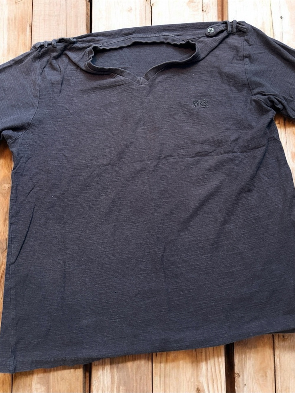Men's Short-Sleeve Crew Tee in Charcoal with Shoulder Button Detail